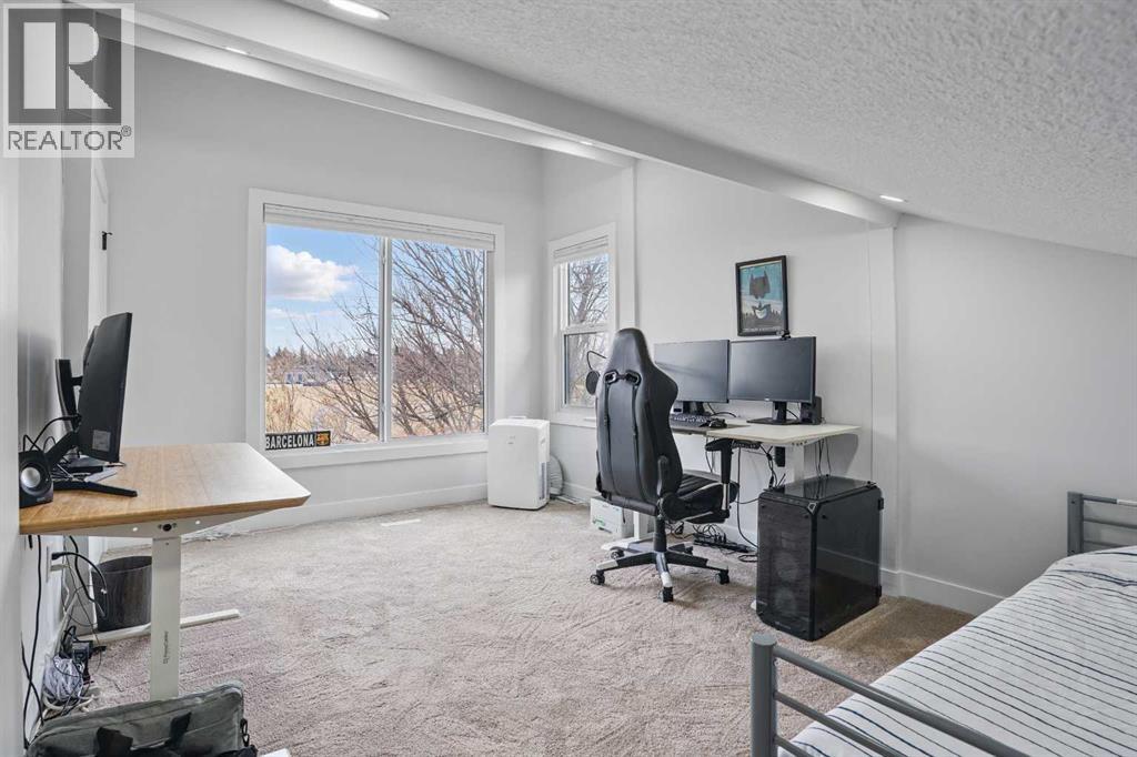 Single Family House for Sale in  Deer Park Place SE Deer Run Calgary 