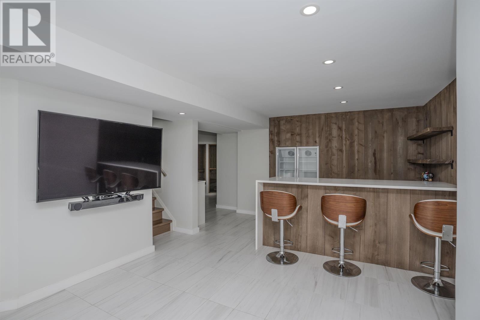 Photo 20 of 121 Chercover Dr, Thunder Bay ON