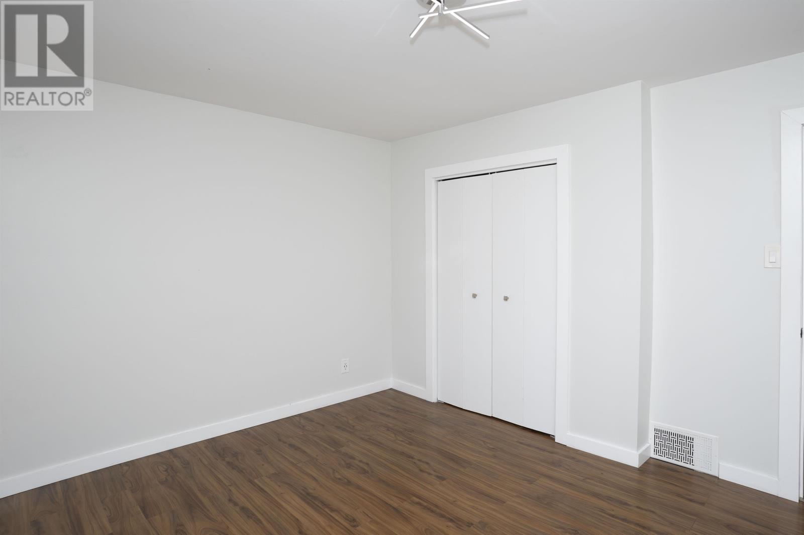 Photo 18 of 121 Chercover Dr, Thunder Bay ON