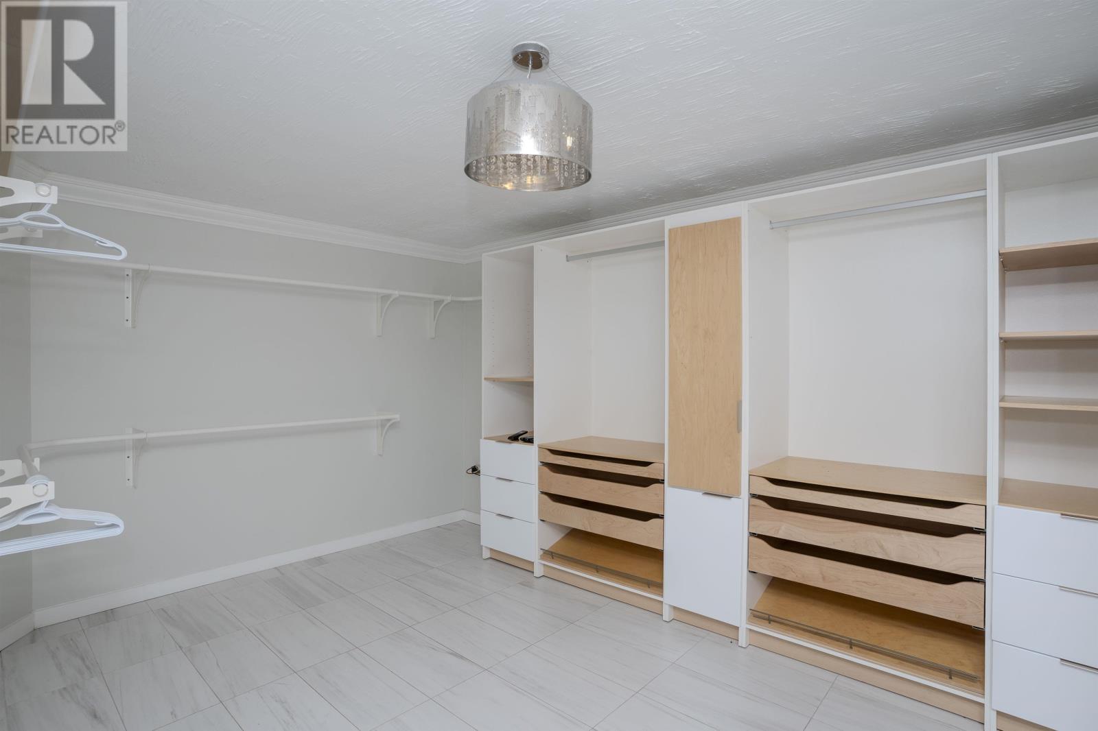Photo 31 of 121 Chercover Dr, Thunder Bay ON