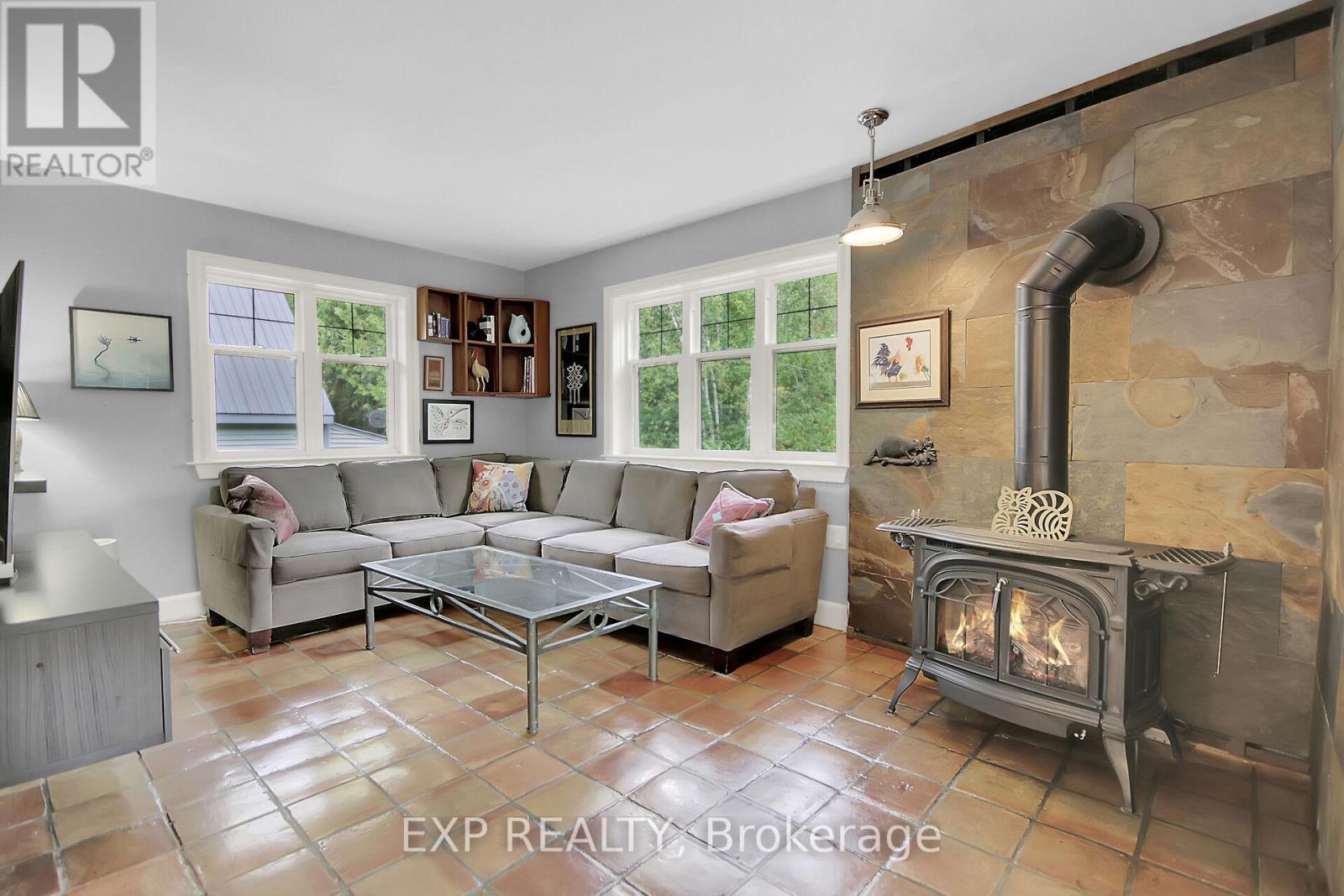 Photo 14 of 3554 Vaughan Side Road, Ottawa ON