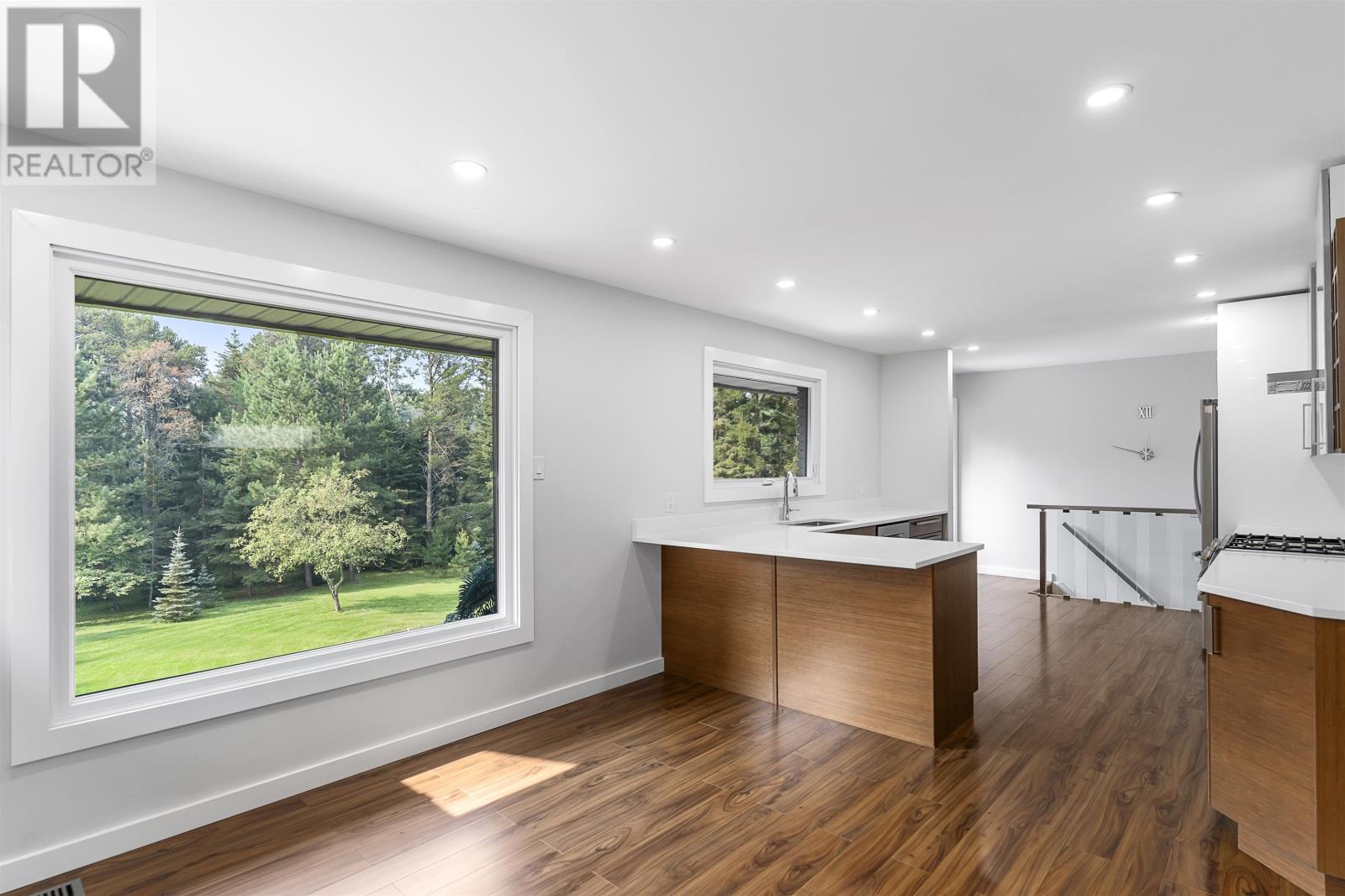 Photo 7 of 121 Chercover Dr, Thunder Bay ON