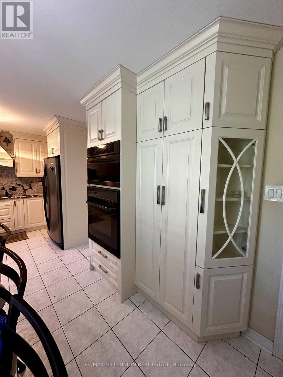 Photo 10 of Upper 3091 Eden Oak Crescent, Mississauga ON