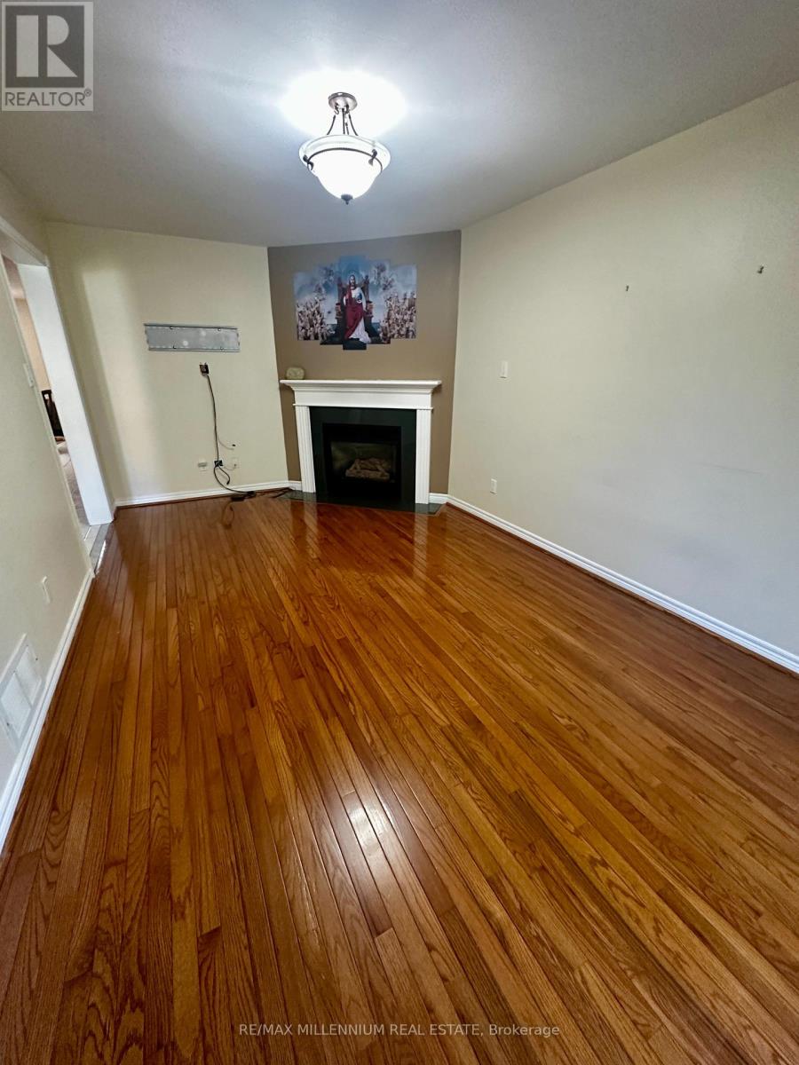 Photo 13 of Upper 3091 Eden Oak Crescent, Mississauga ON