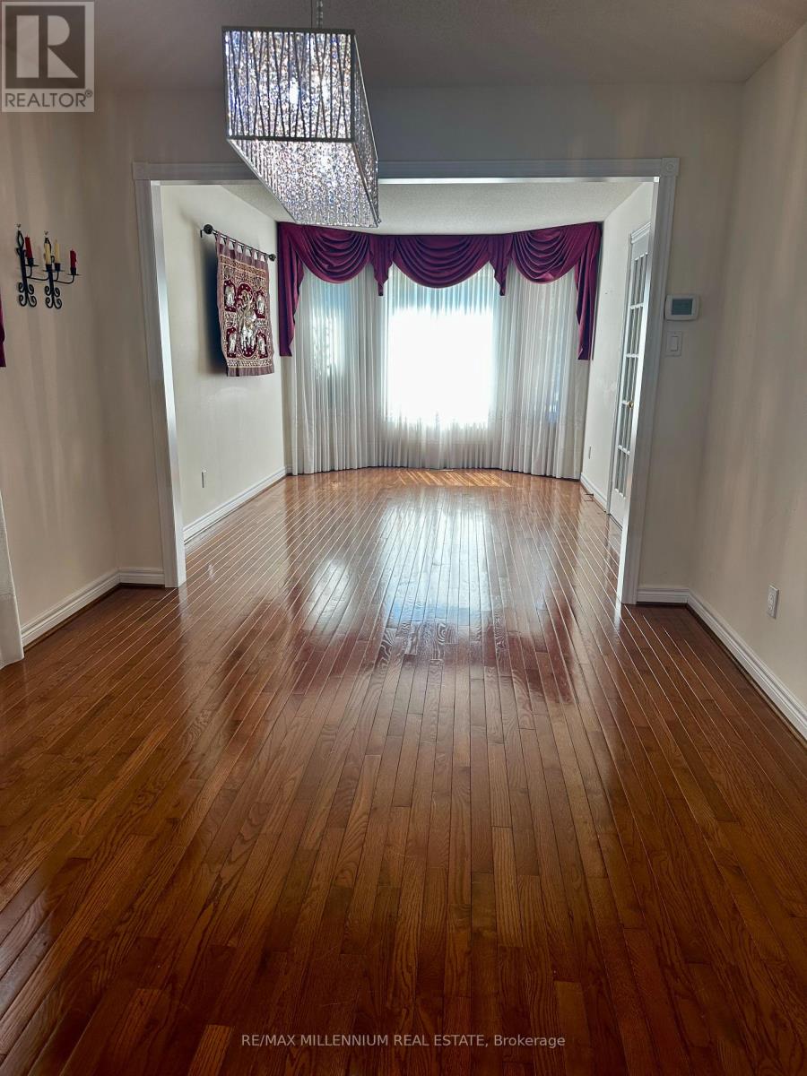 Photo 2 of Upper 3091 Eden Oak Crescent, Mississauga ON