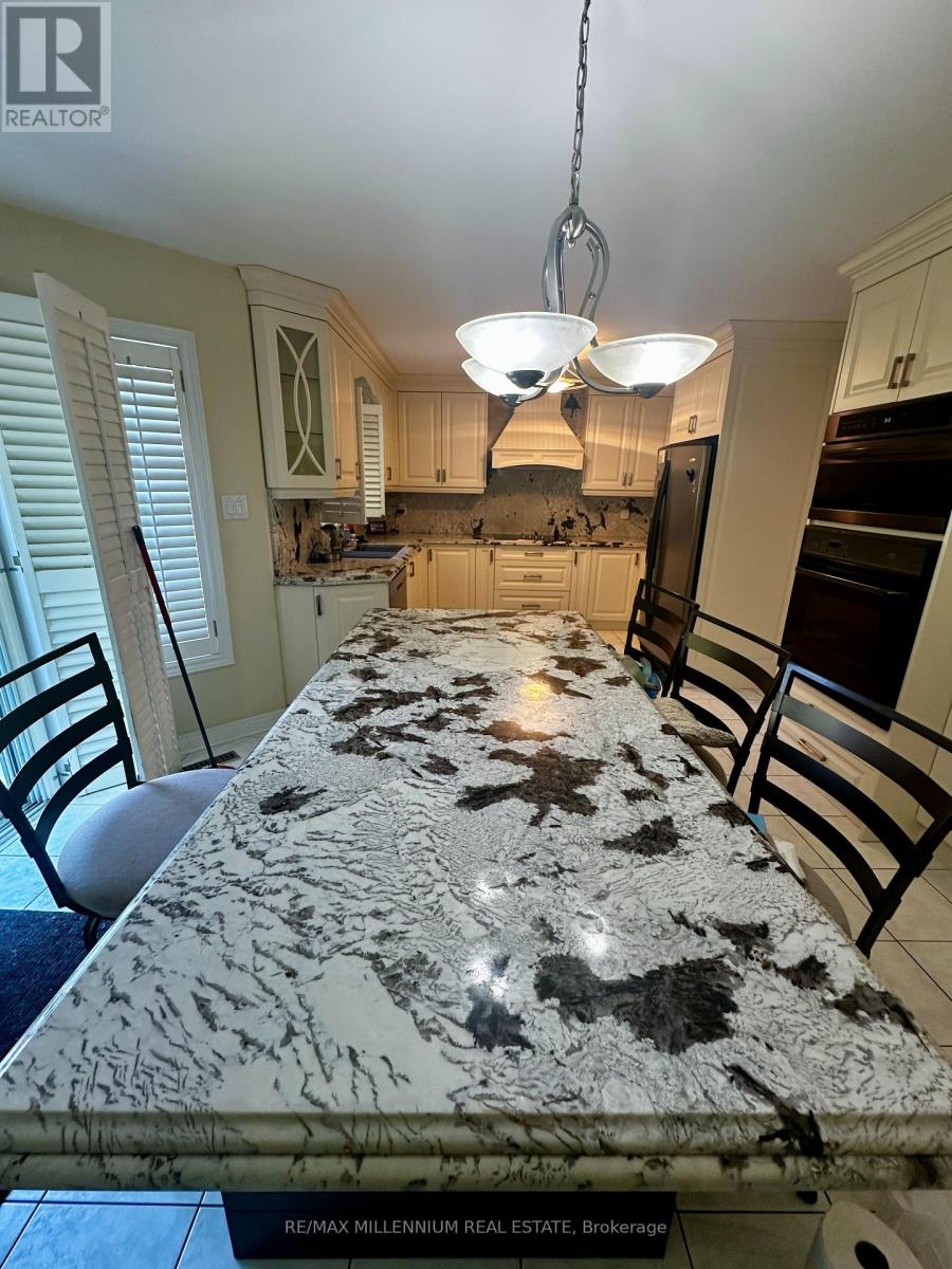 Photo 4 of Upper 3091 Eden Oak Crescent, Mississauga ON