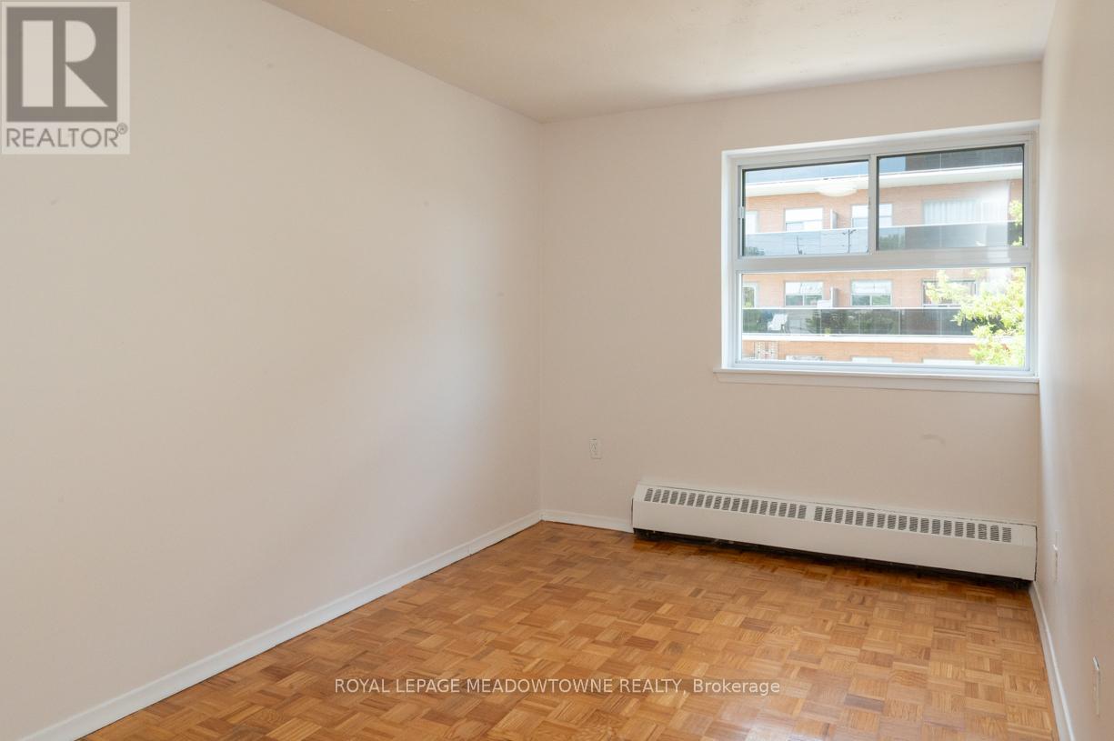 Photo 22 of 405 1017 Seneca Avenue, Mississauga ON