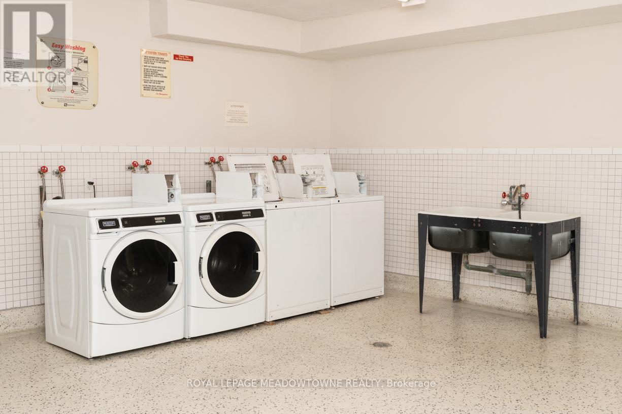 Photo 5 of 405 1017 Seneca Avenue, Mississauga ON