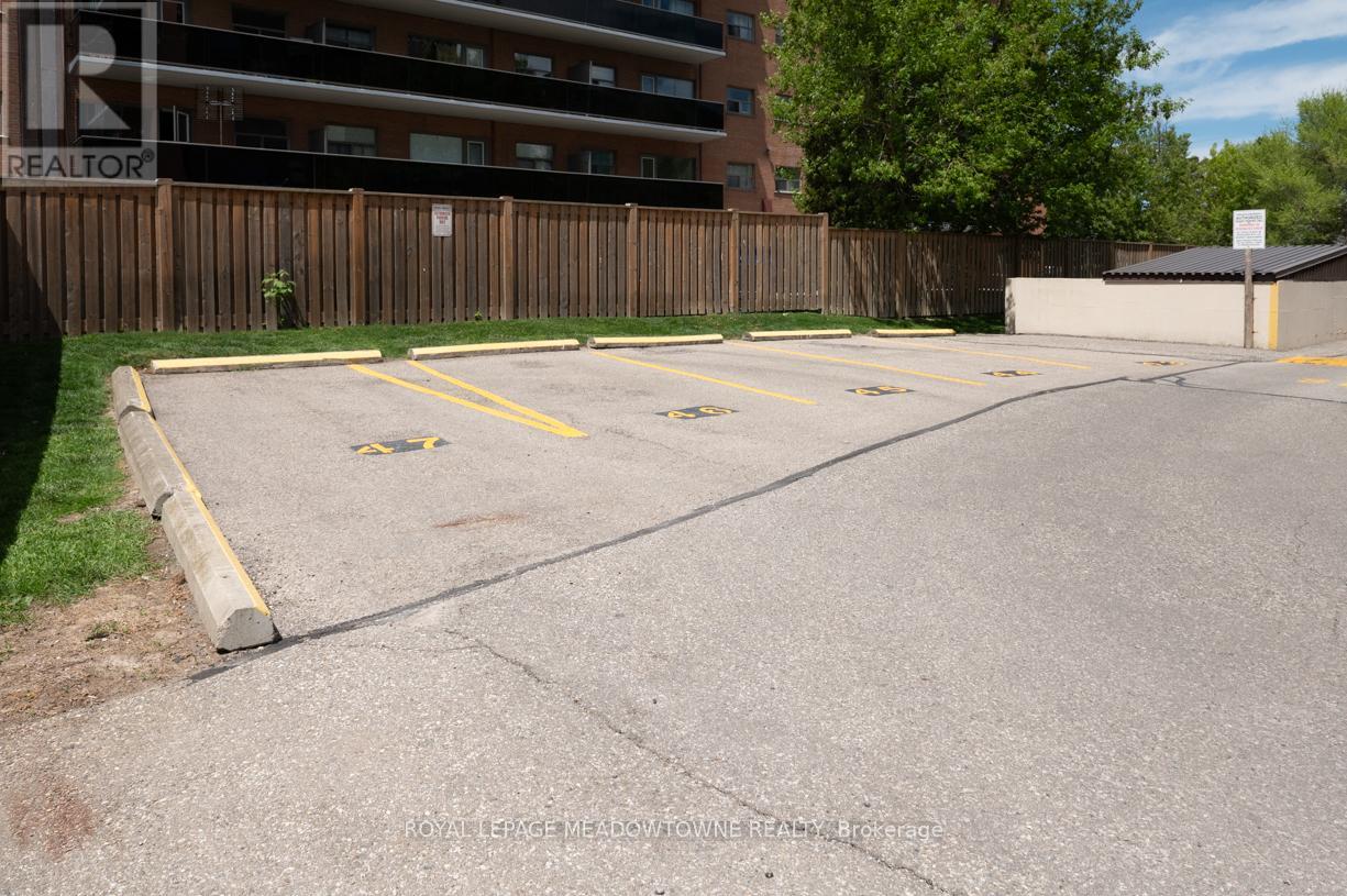 Photo 15 of 405 1017 Seneca Avenue, Mississauga ON