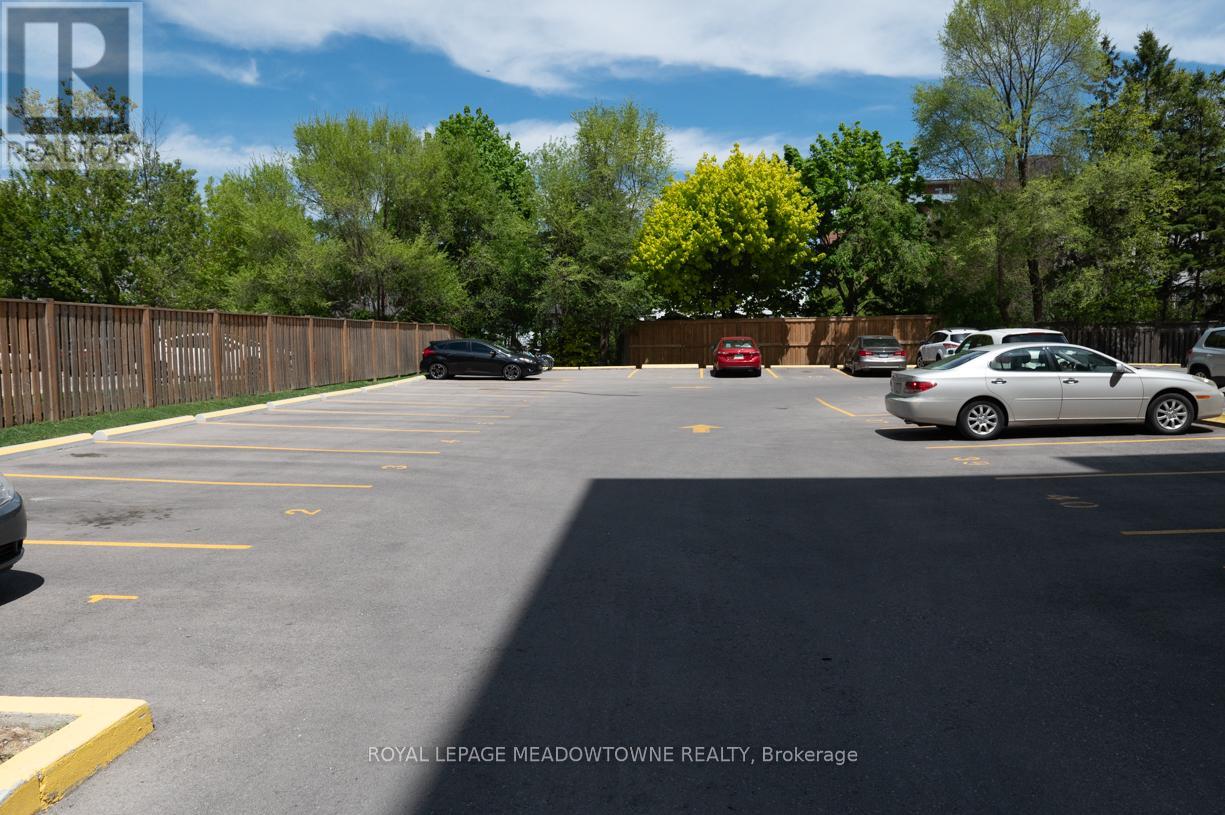 Photo 24 of 405 1017 Seneca Avenue, Mississauga ON
