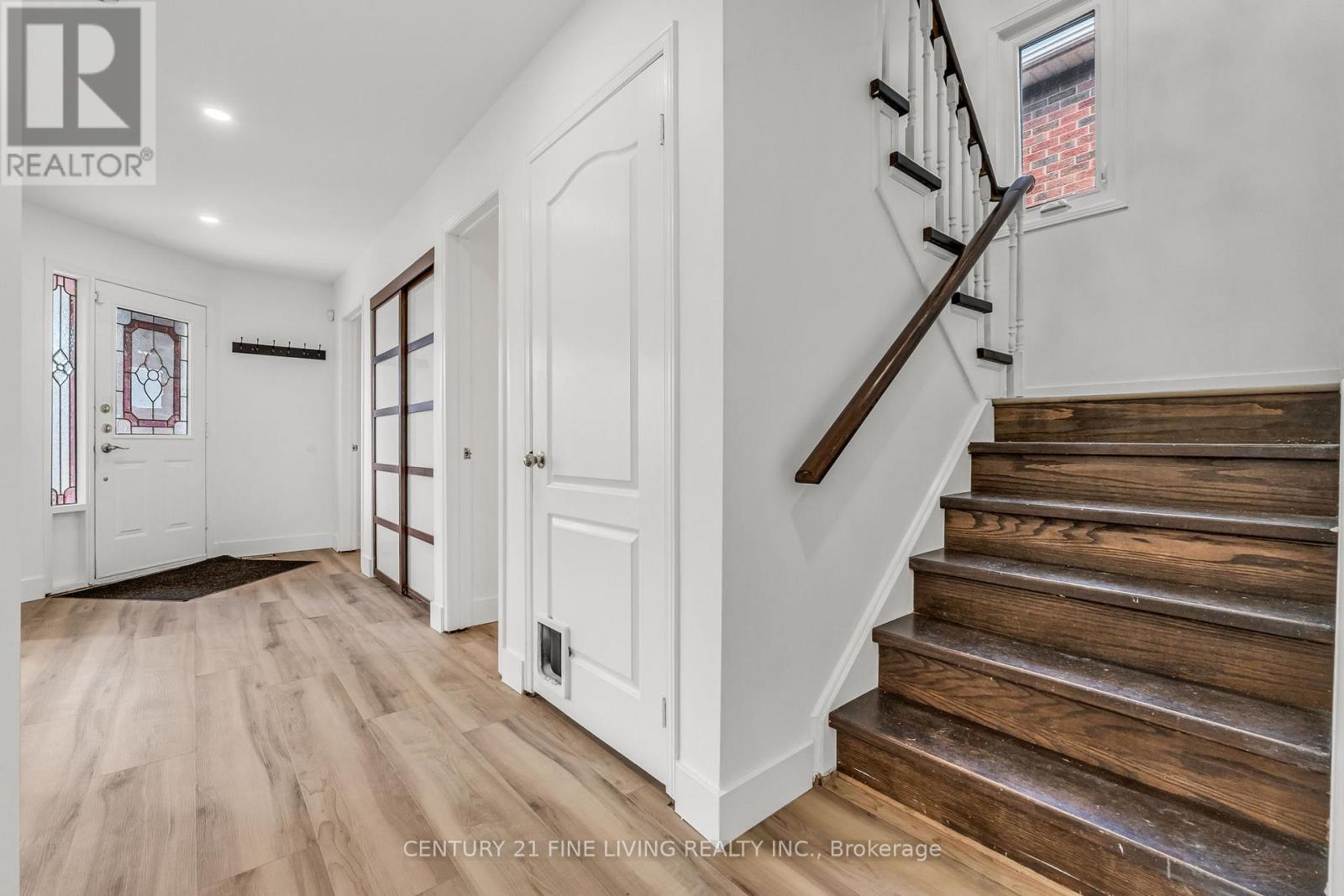 Photo 17 of 6571 Alderwood Trail, Mississauga ON