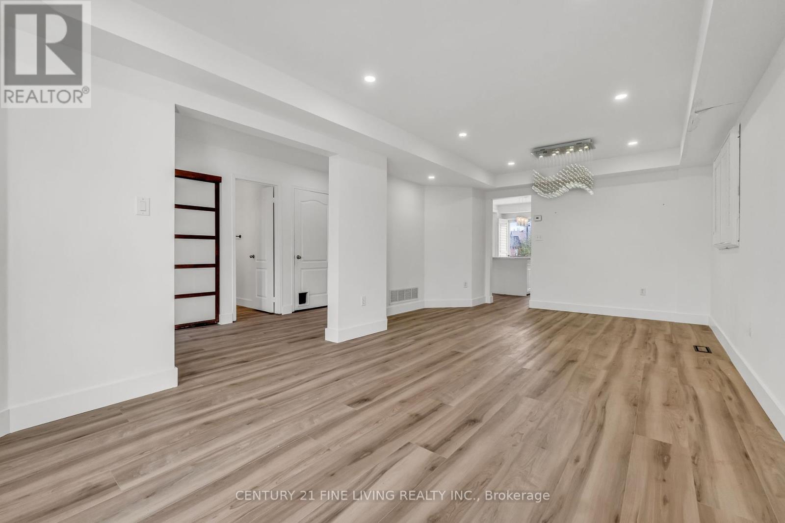 Photo 7 of 6571 Alderwood Trail, Mississauga ON