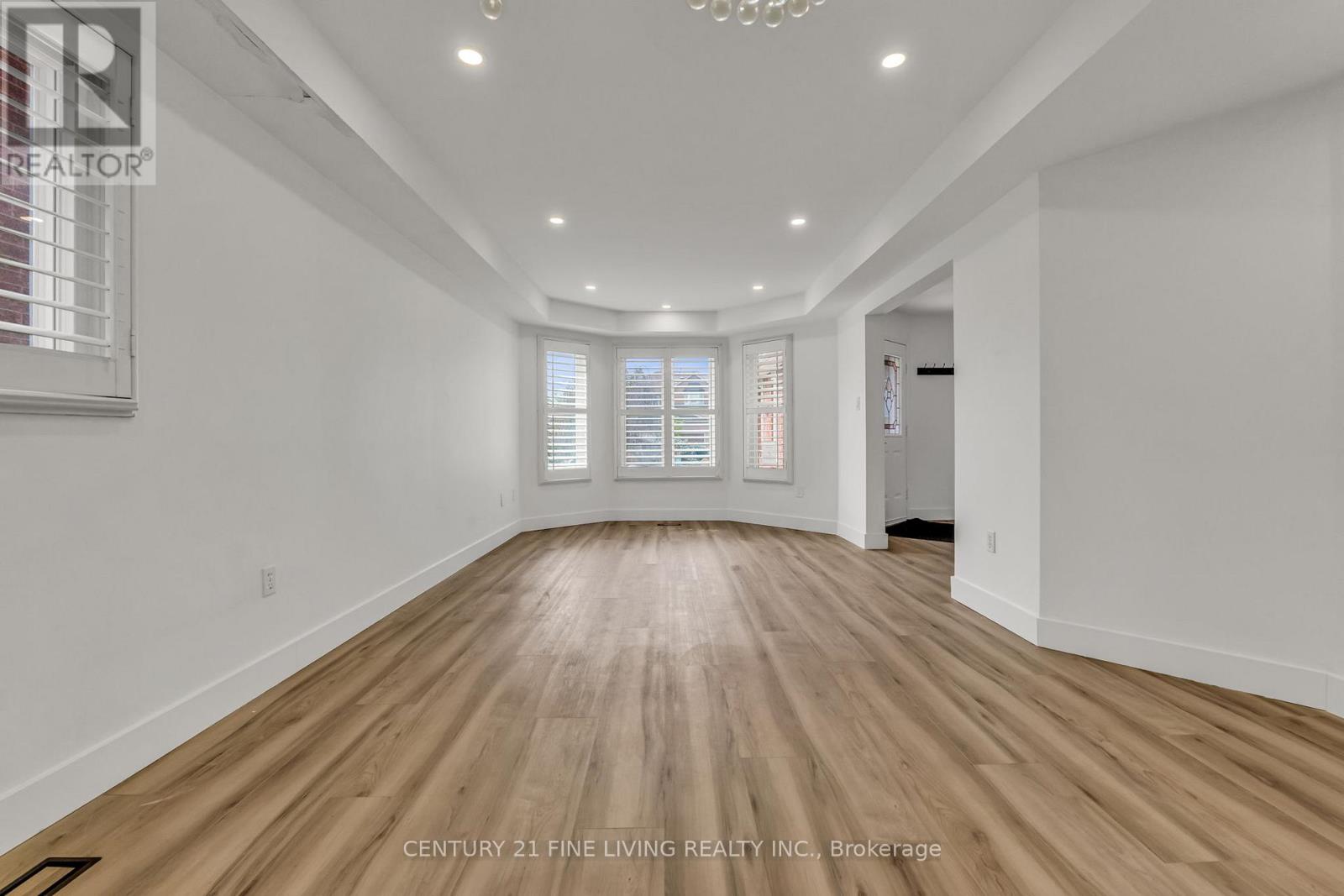 Photo 8 of 6571 Alderwood Trail, Mississauga ON