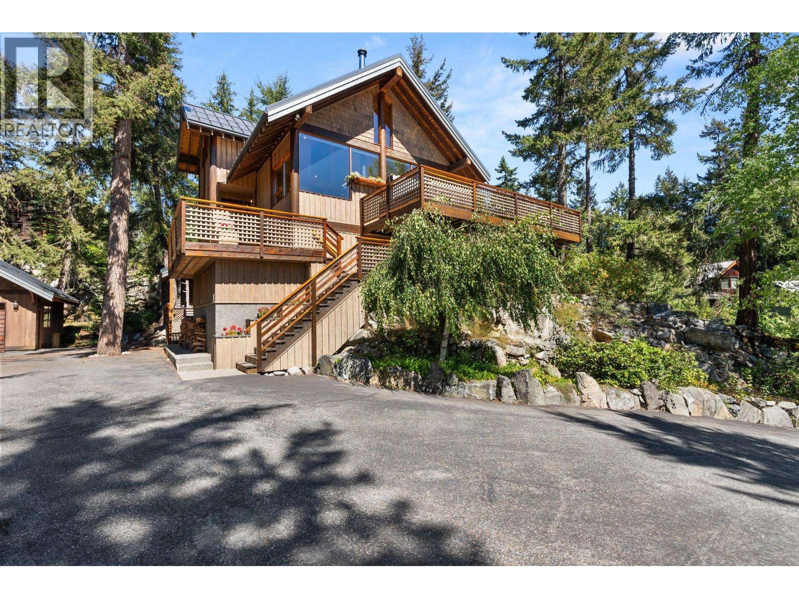 9551 EMERALD DRIVE, Whistler