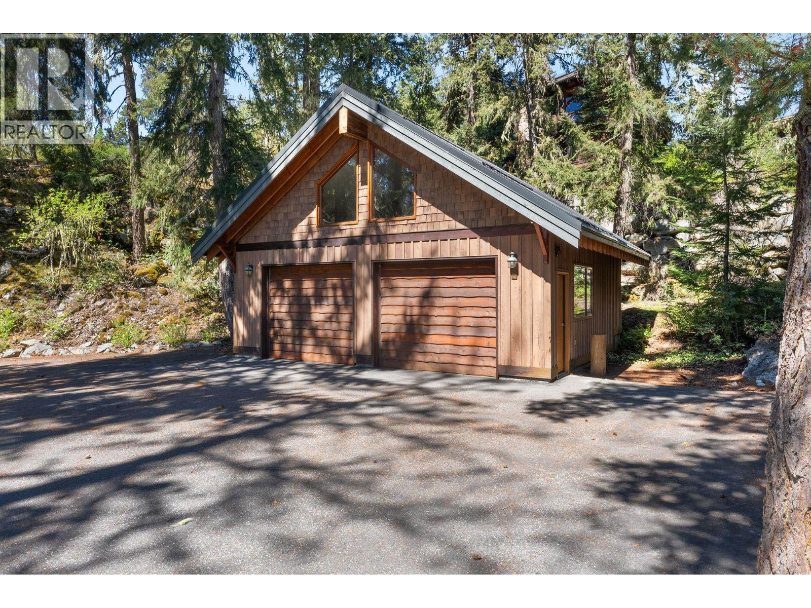 9551 EMERALD DRIVE, Whistler