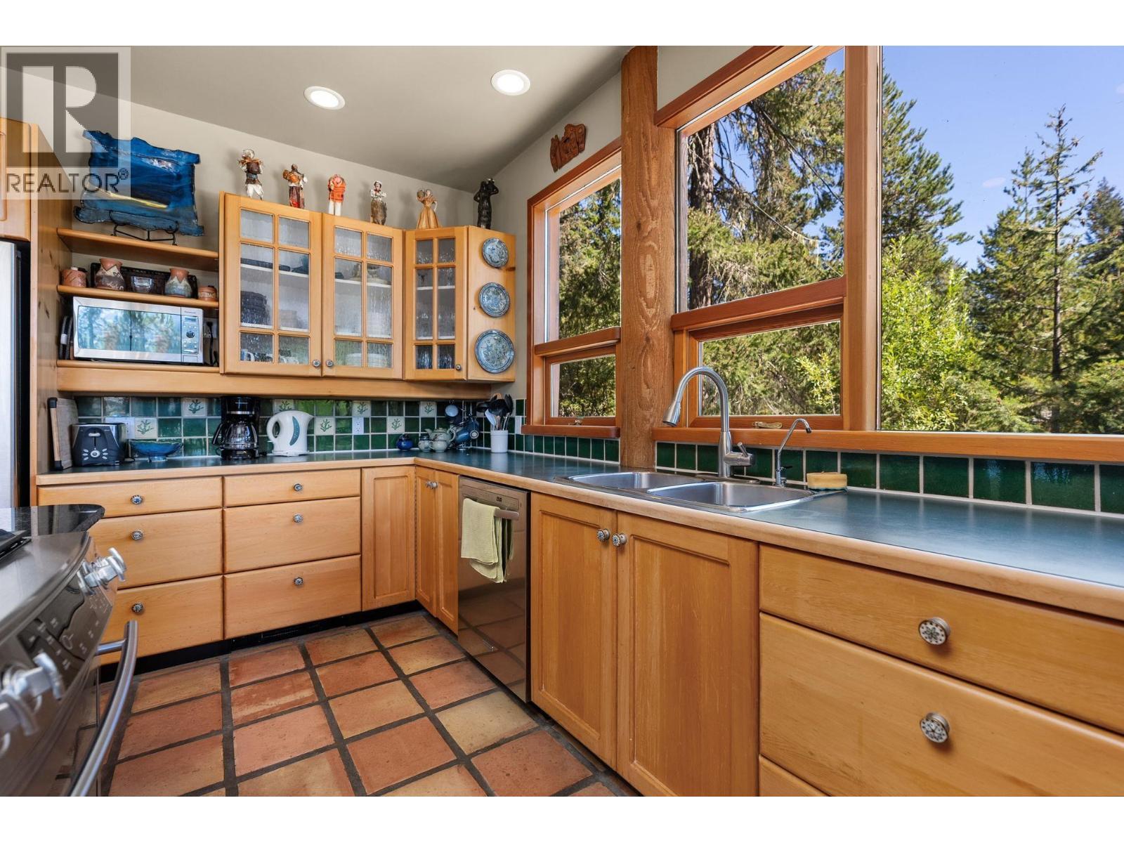 9551 EMERALD DRIVE, Whistler