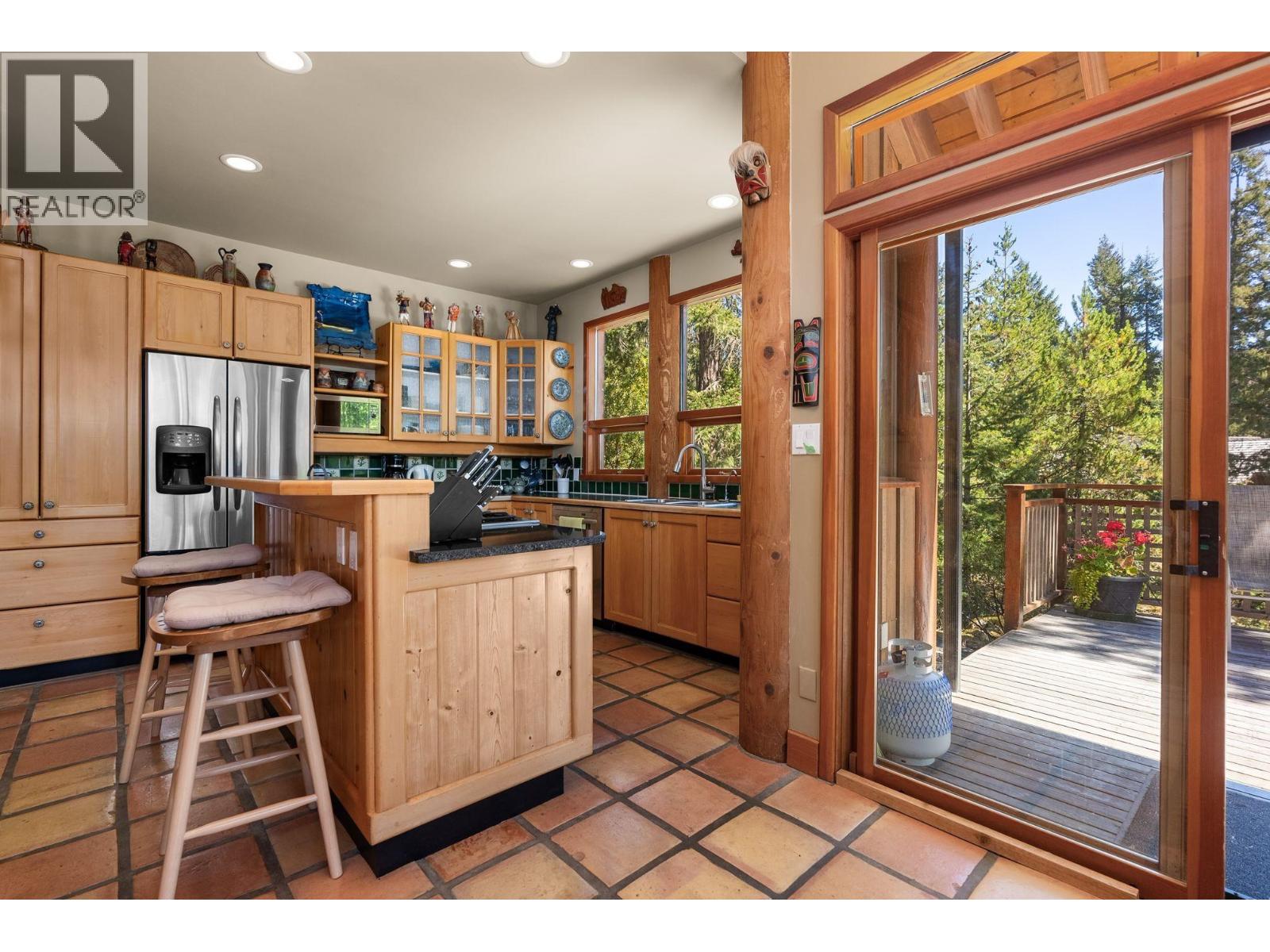 9551 EMERALD DRIVE, Whistler