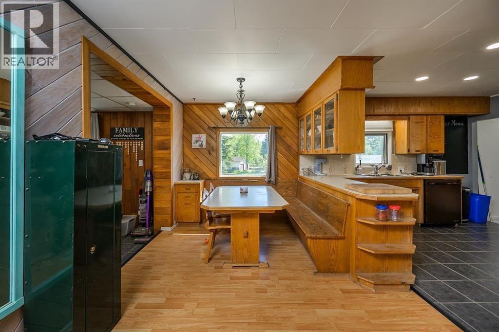 Photo 4 of 8110 Hart Highway, Prince George BC