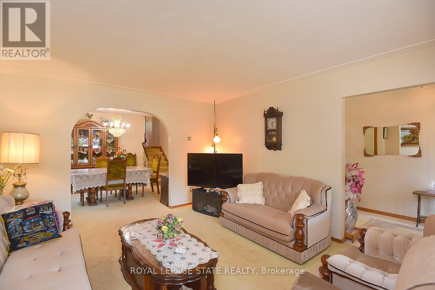 Photo 14 of 122 Mount Albion Road, Hamilton ON