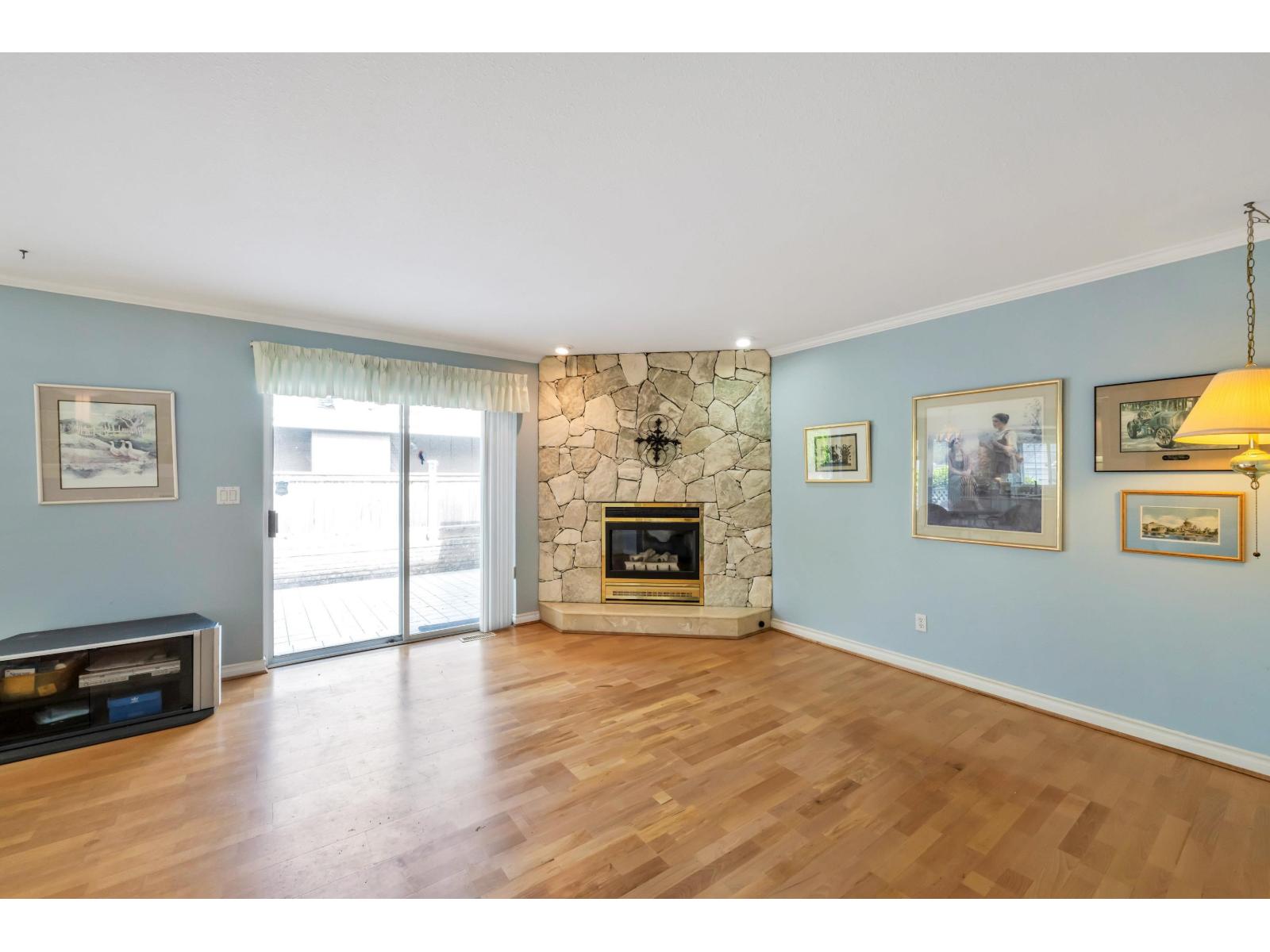 Photo 14 of 1829 Ocean Surf Place, Surrey BC