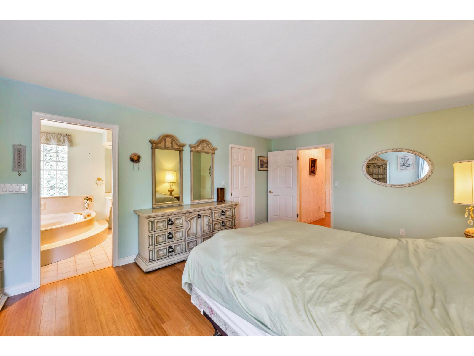Photo 19 of 1829 Ocean Surf Place, Surrey BC