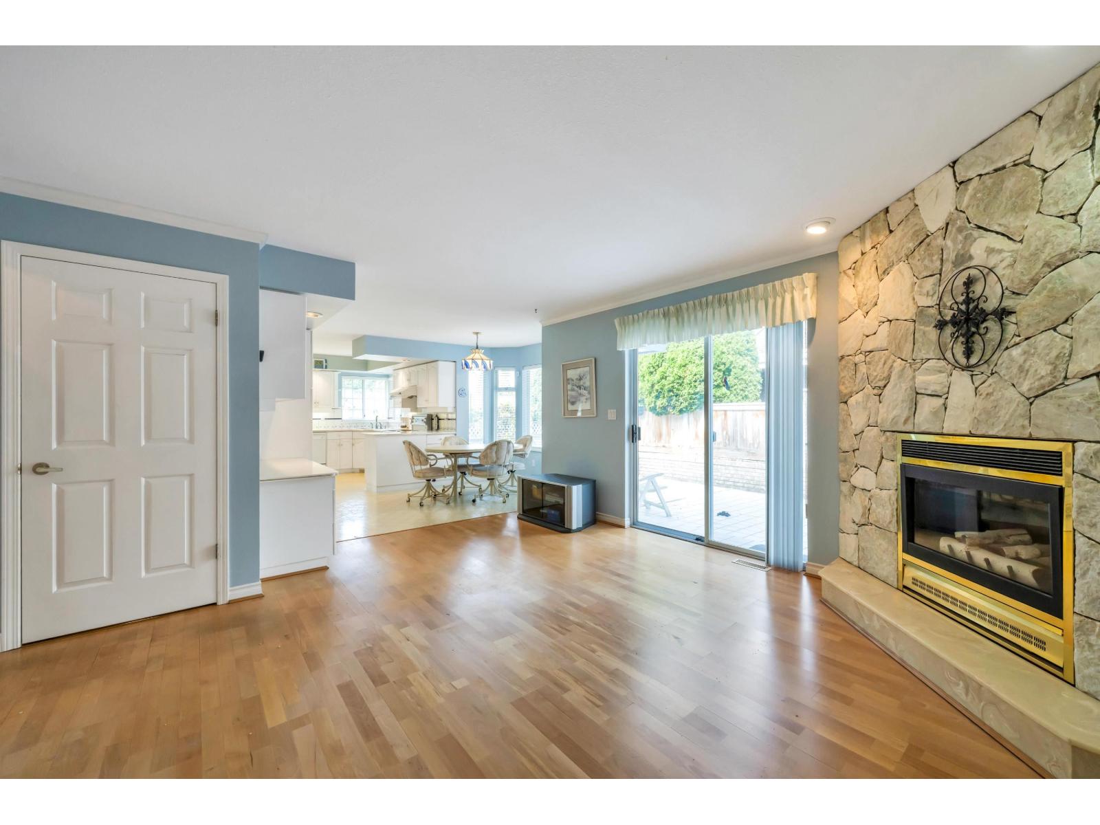 Photo 15 of 1829 Ocean Surf Place, Surrey BC
