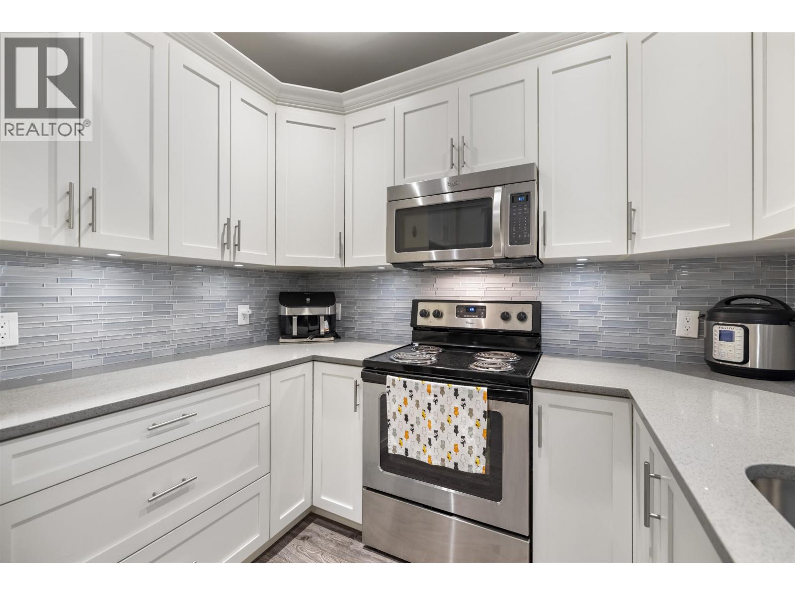 Photo 10 of 101 8975 Jones Road, Richmond BC