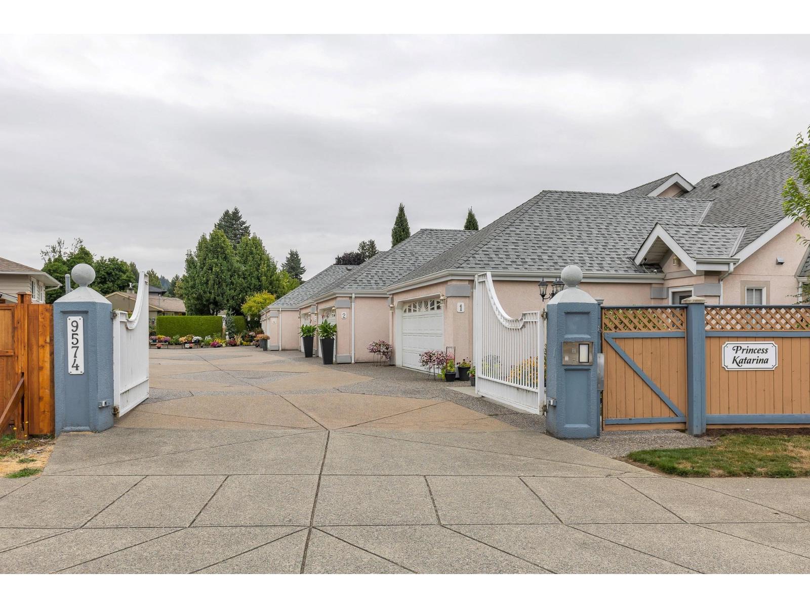 Photo 36 of 3 9574 Woodbine Street Chilliwack Proper East, Chilliwack BC