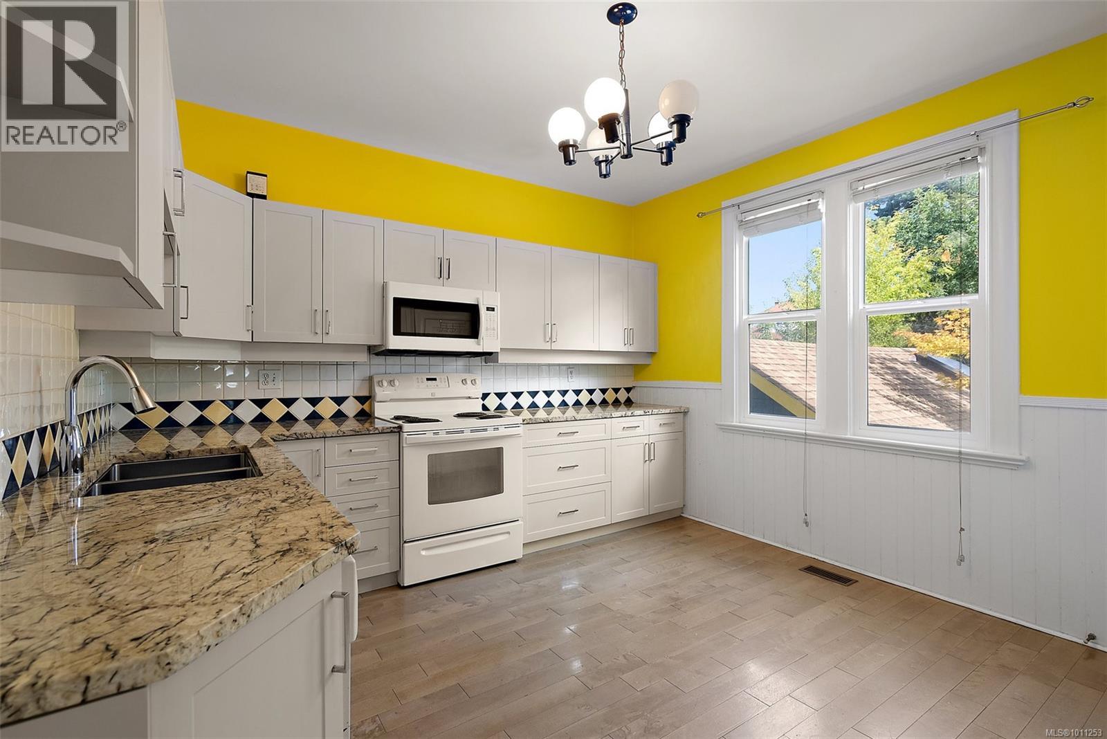 Photo 9 of 146 Simcoe St, Victoria BC