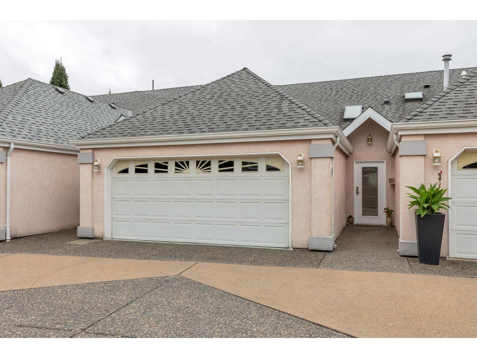 3 9574 WOODBINE STREET, Chilliwack Proper East, Chilliwack
