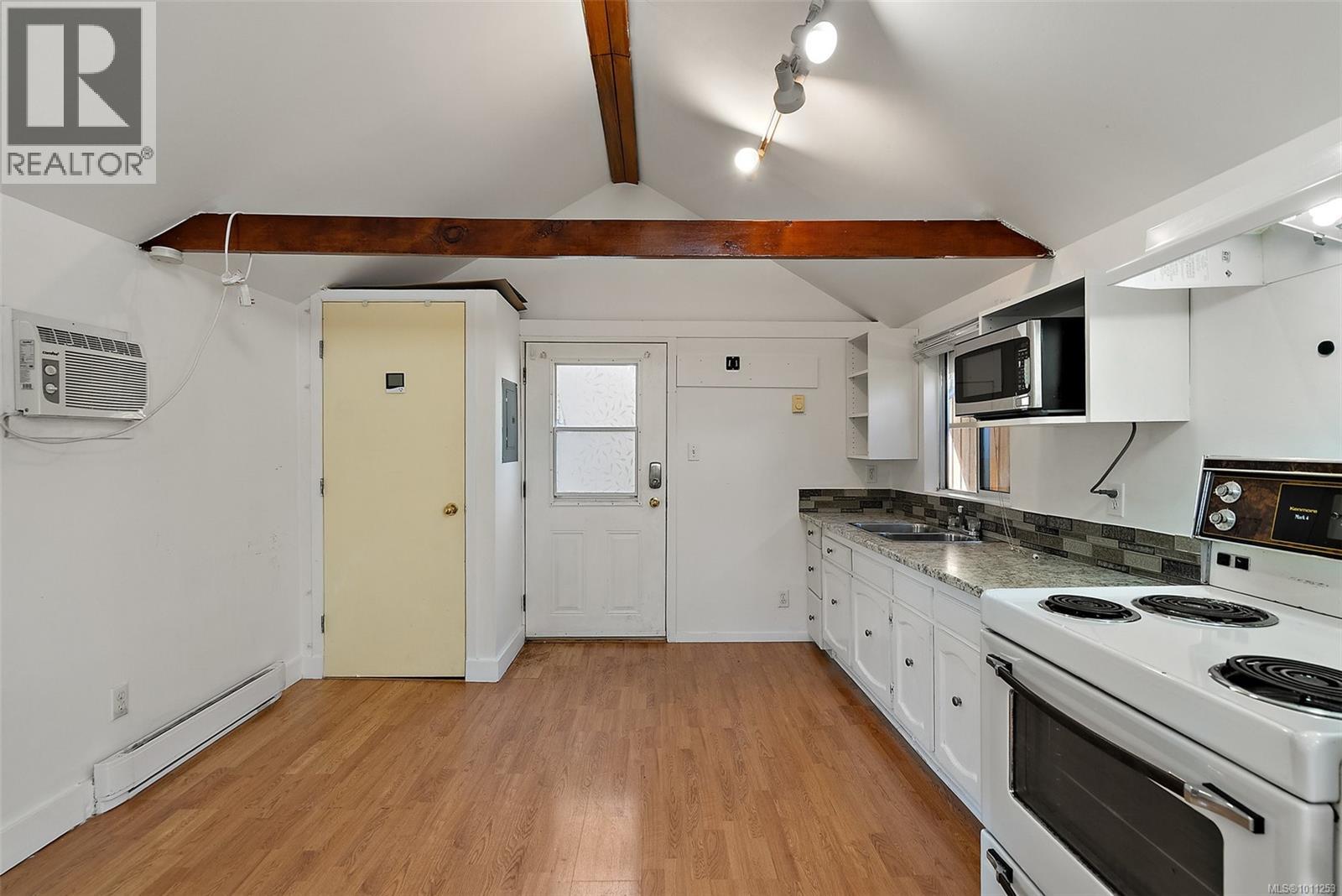 Photo 21 of 146 Simcoe St, Victoria BC