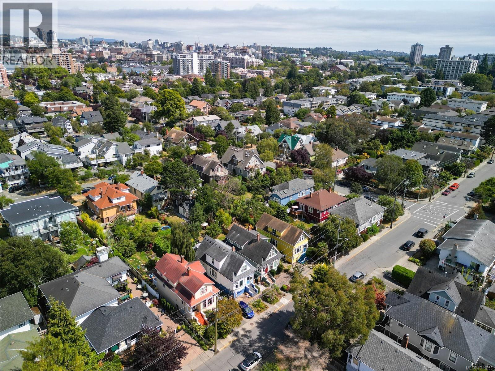 Photo 31 of 146 Simcoe St, Victoria BC