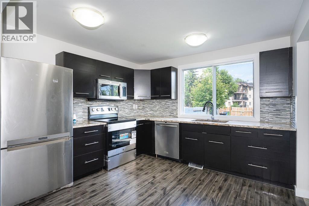 Single Family House for Sale in  Falshire Way NE Falconridge Calgary 
