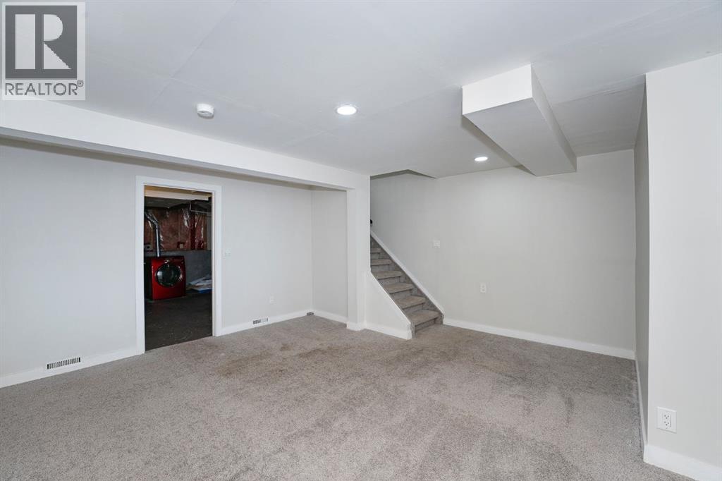 Single Family House for Sale in  Falshire Way NE Falconridge Calgary 