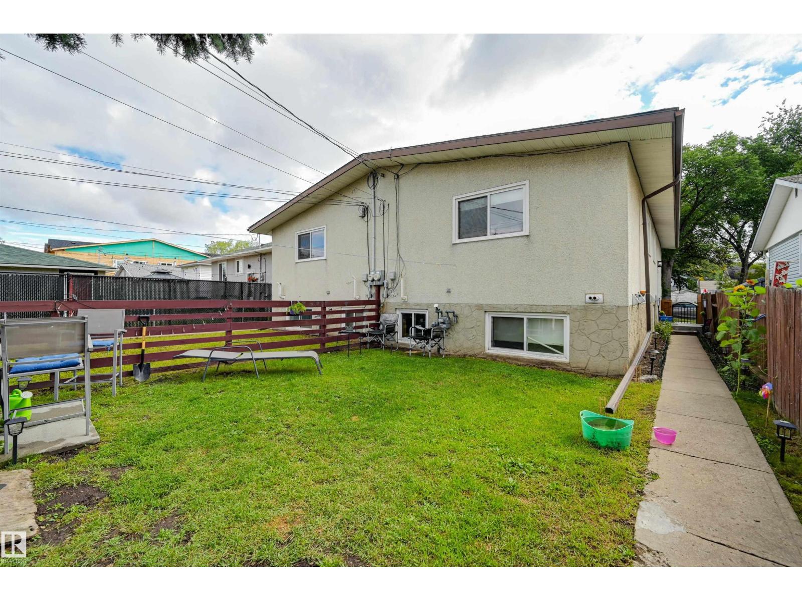 Photo 12 of 12812 12814 125 St Nw Nw, Edmonton AB
