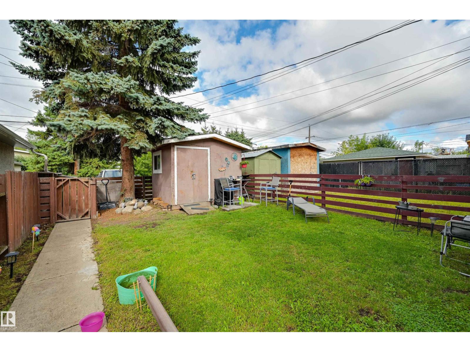 Photo 15 of 12812 12814 125 St Nw Nw, Edmonton AB