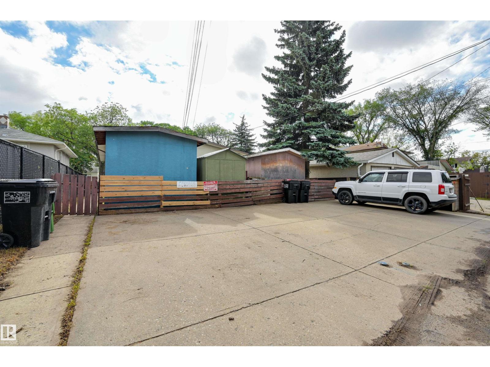 Photo 16 of 12812 12814 125 St Nw Nw, Edmonton AB