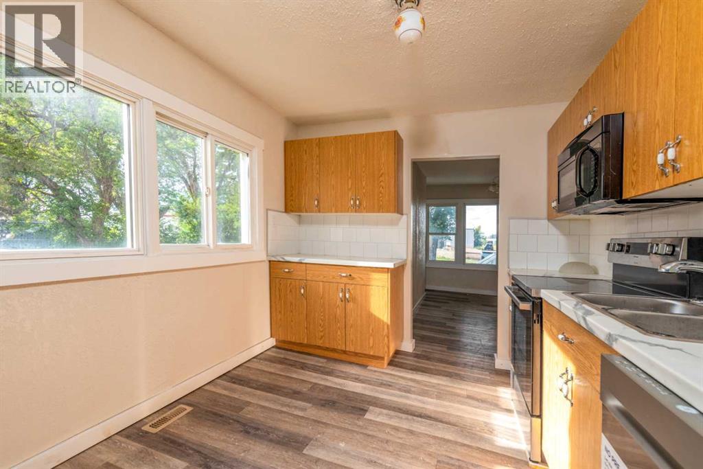 Photo 12 of 4709 50 Street, Lloydminster SK