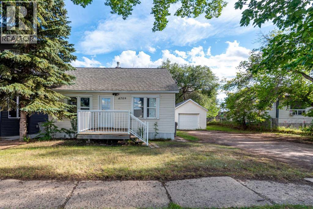 Photo 2 of 4709 50 Street, Lloydminster SK
