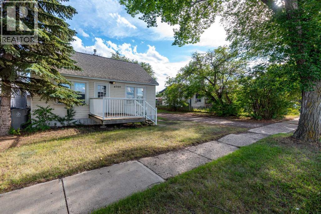 Photo 3 of 4709 50 Street, Lloydminster SK