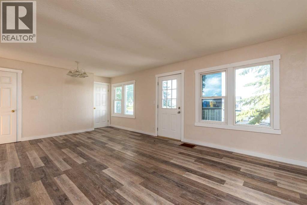 Photo 9 of 4709 50 Street, Lloydminster SK