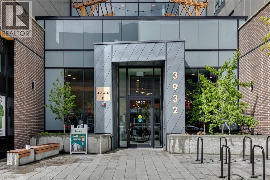 Single Family House for Sale in   University Avenue NW University District Calgary 