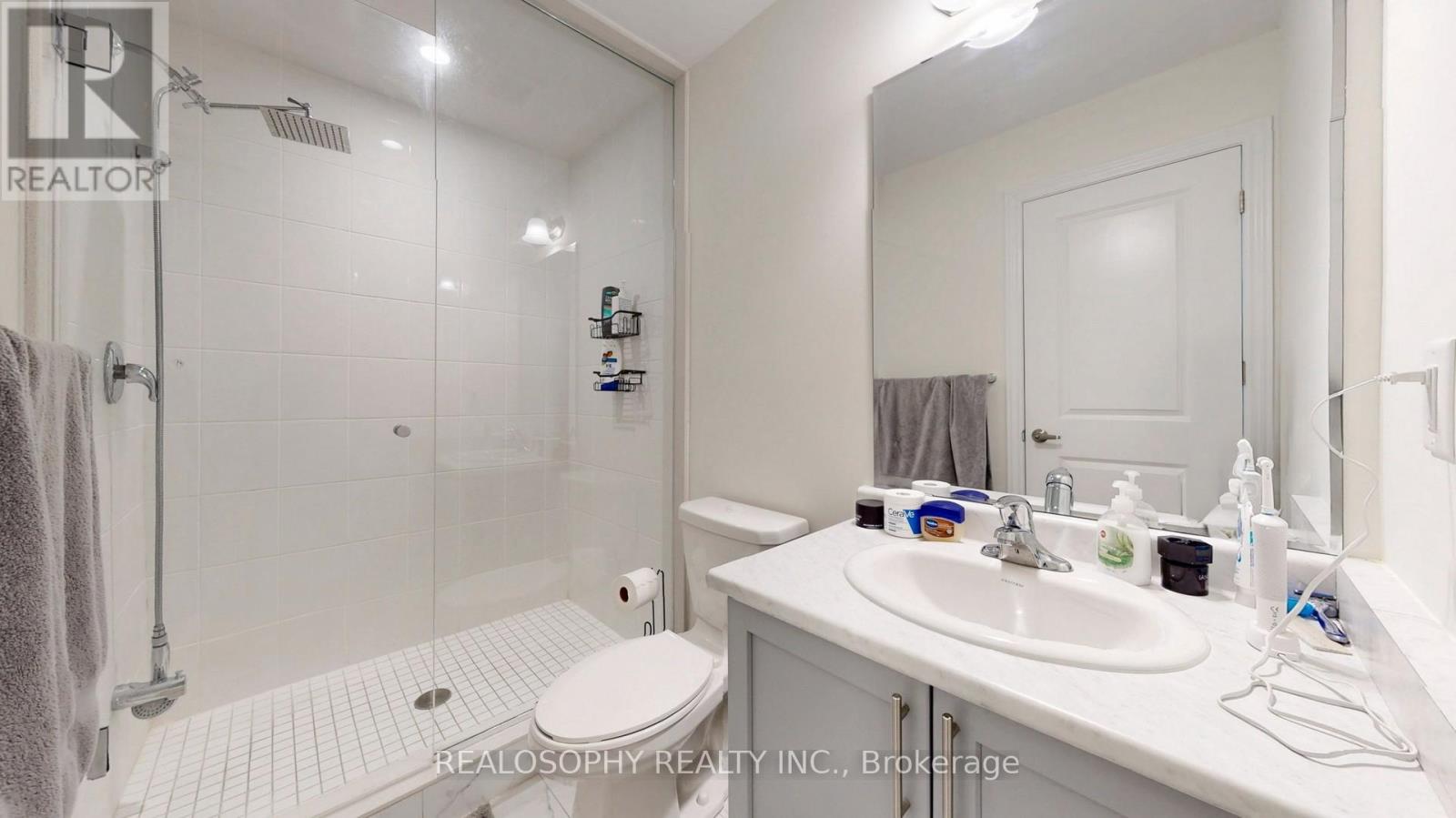 Photo 31 of 211 1034 Relection Place, Pickering ON