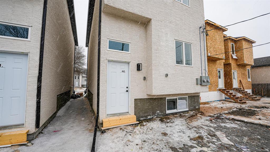 Photo 10 of 1434 Roy Avenue, Winnipeg MB