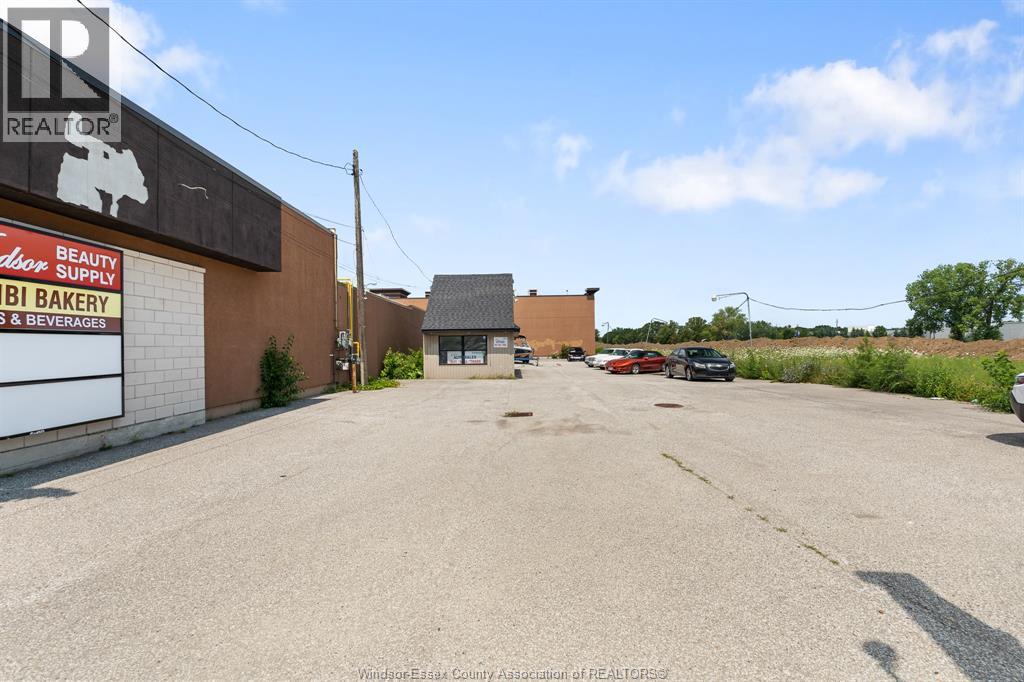Photo 26 of 6642 Tecumseh Road East, Windsor ON