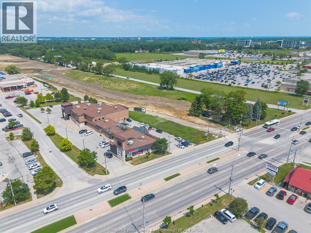 Photo 9 of 6642 Tecumseh Road East, Windsor ON