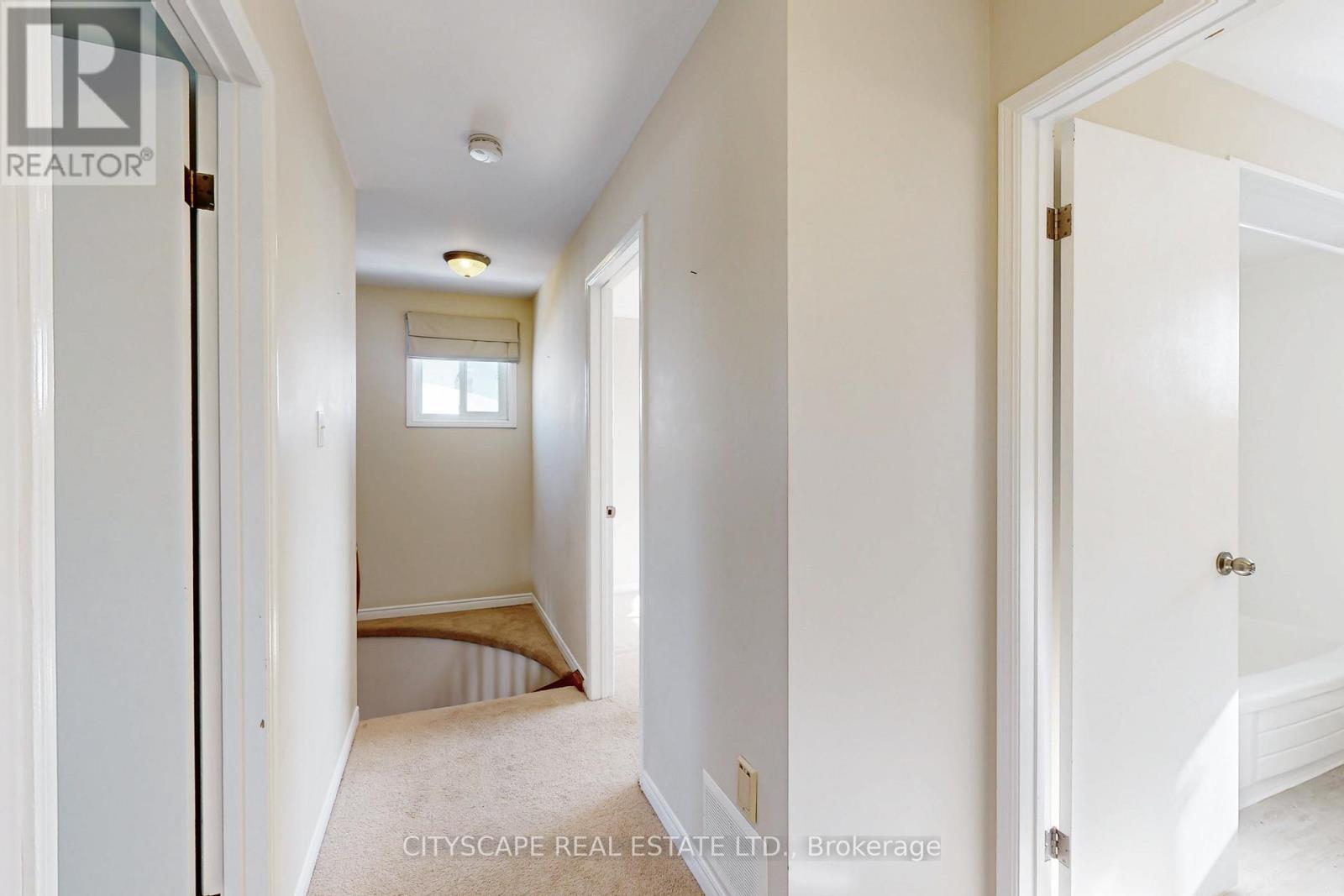 Photo 24 of 65 Riverglen Drive, Georgina ON
