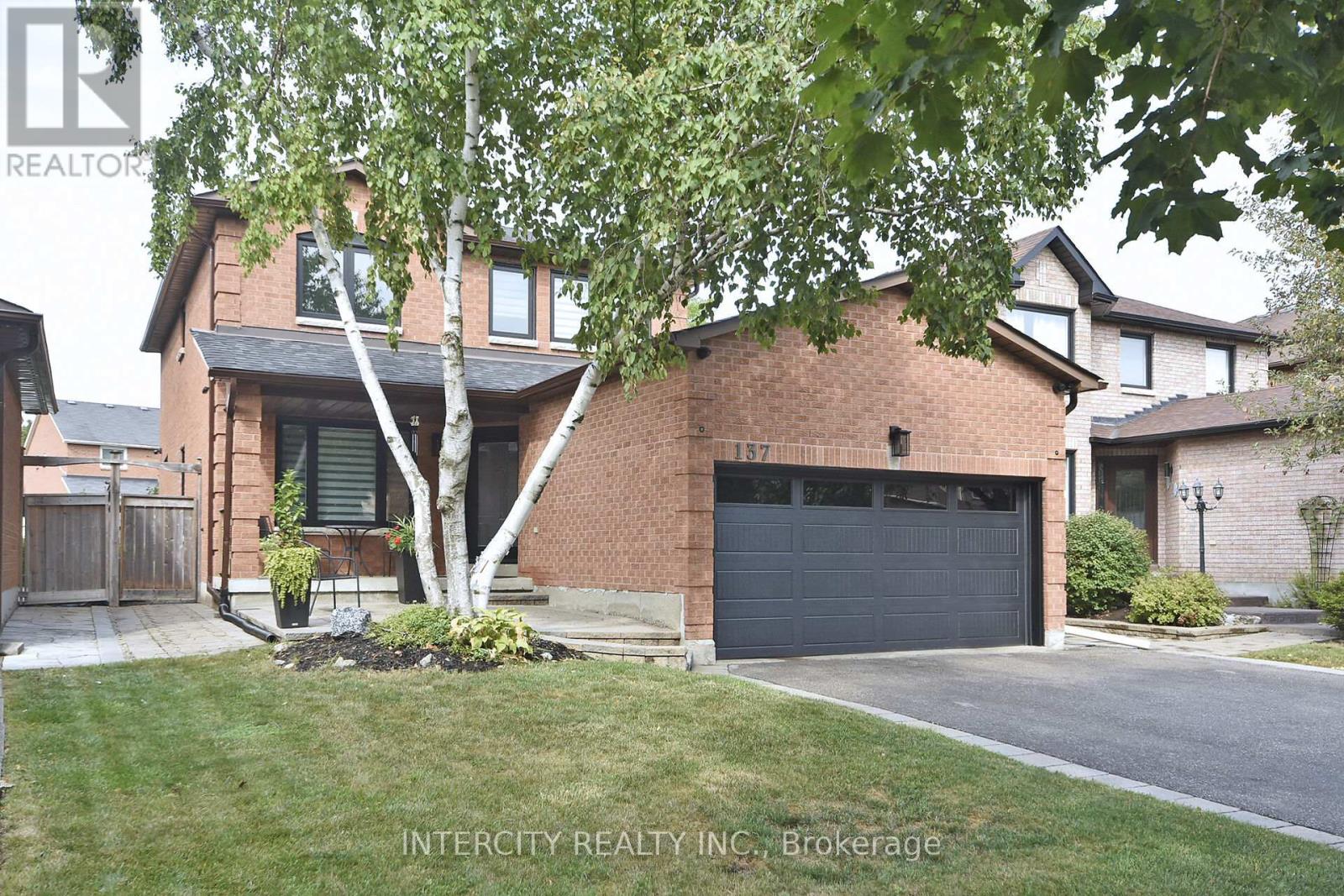 Photo 27 of 137 Largo Crescent, Vaughan ON