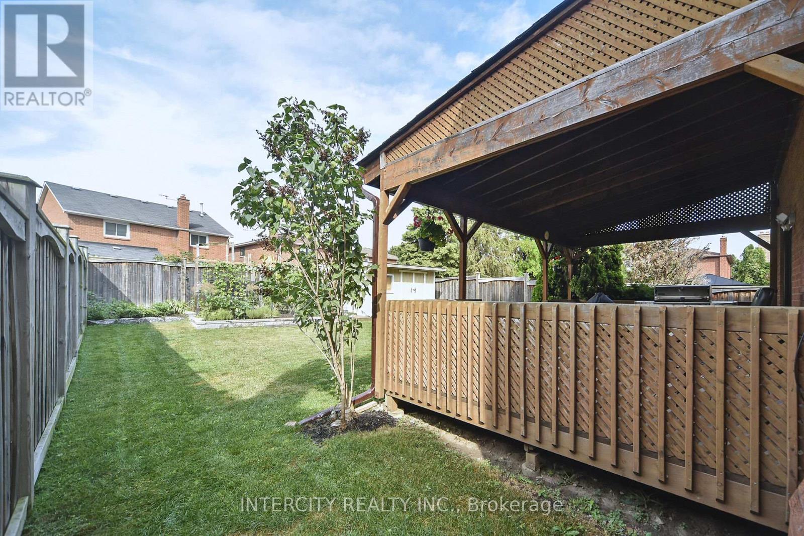 Photo 39 of 137 Largo Crescent, Vaughan ON