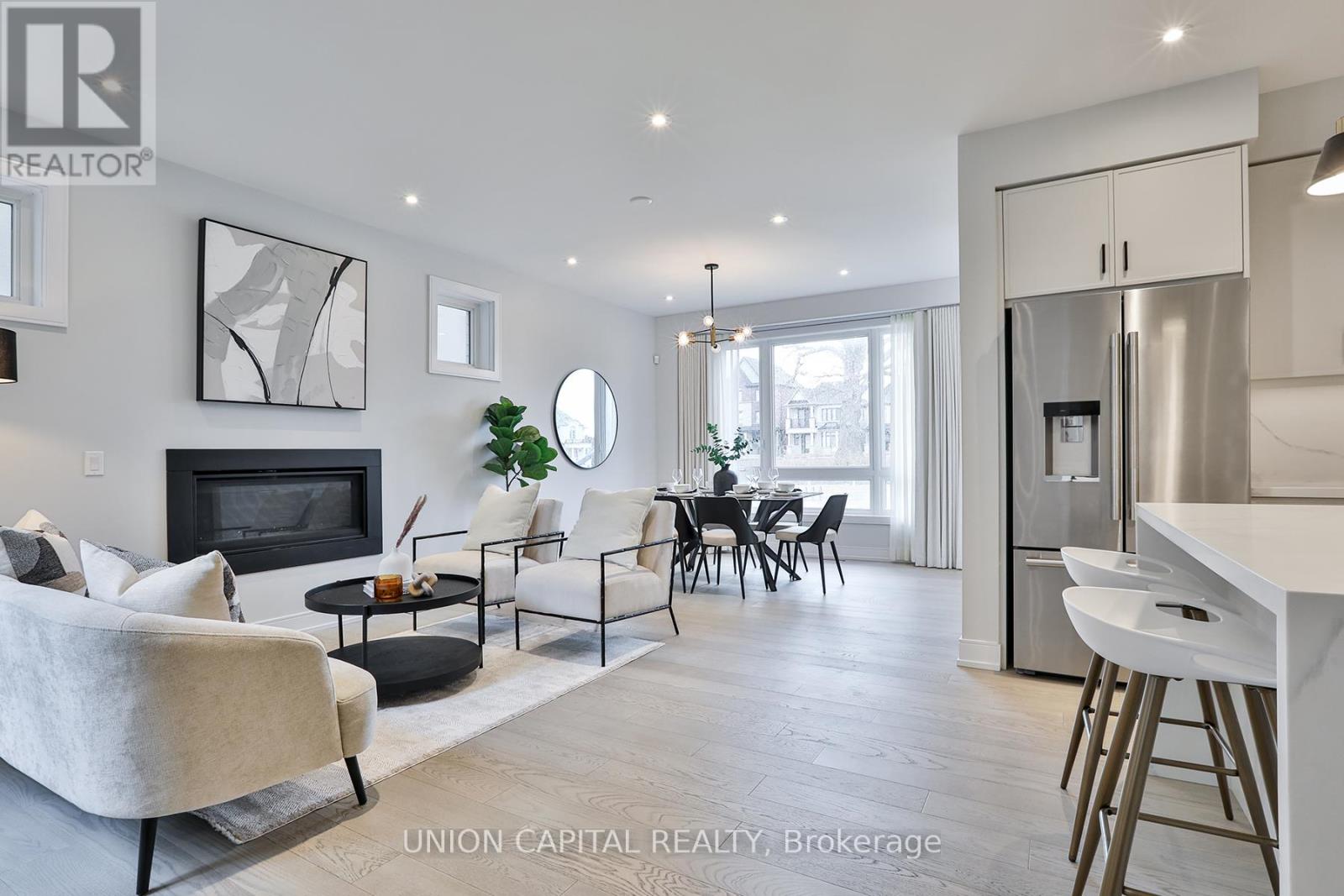 Photo 13 of 9 Kohn Lane, Markham ON